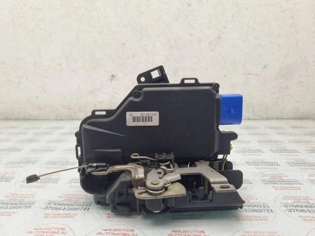Zamek drzwi przednich 3D1837016