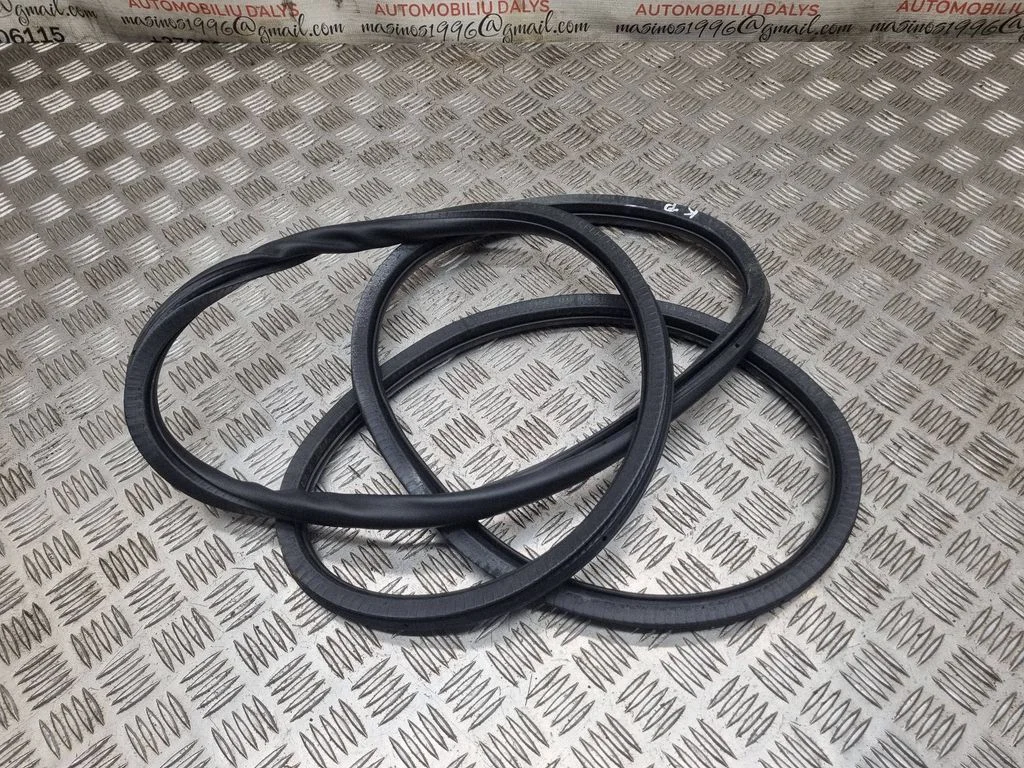 Front door rubber seal 1K4867912B