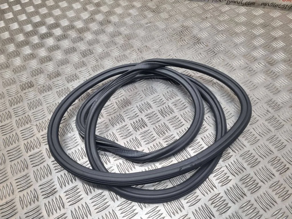 Front door rubber seal – Audi A4 Allroad B8 (2008-2016)