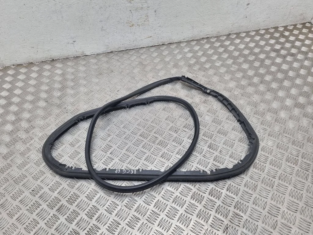 Front door rubber seal 4F0831345C