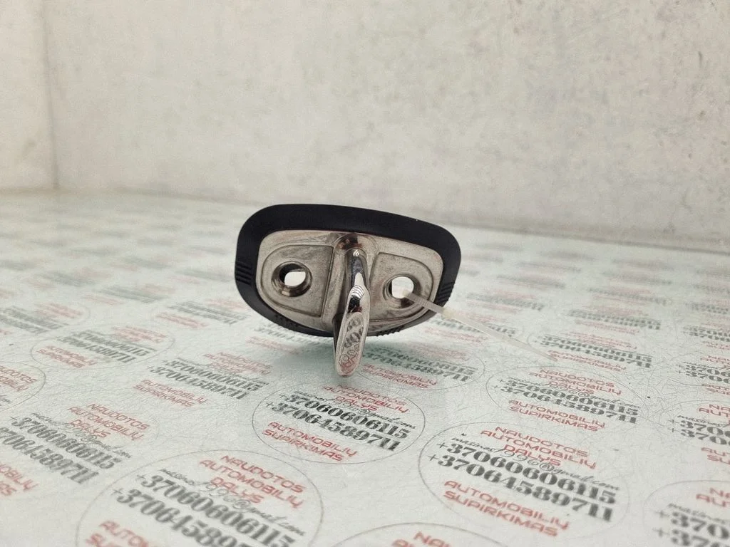 Front door lock loop/hook striker – Audi A8 S8 D3 4E (2002-2009)