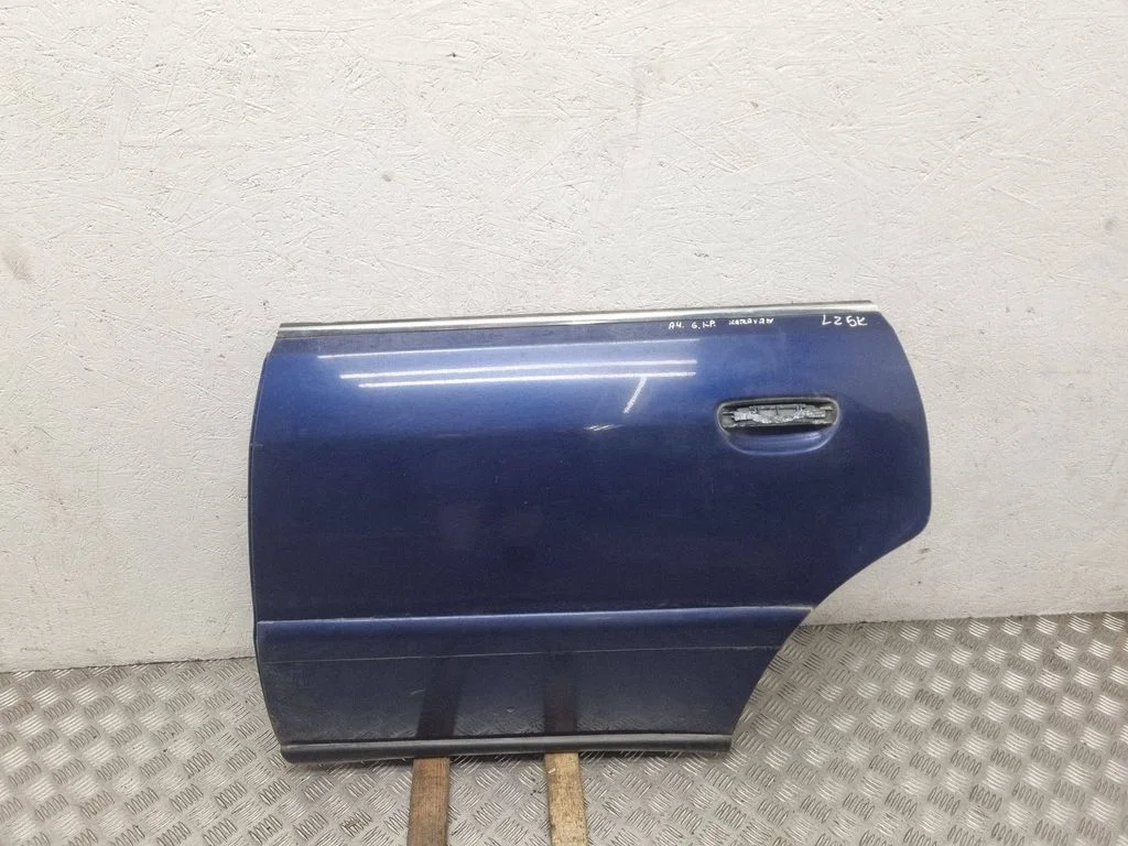 Rear door – rear left