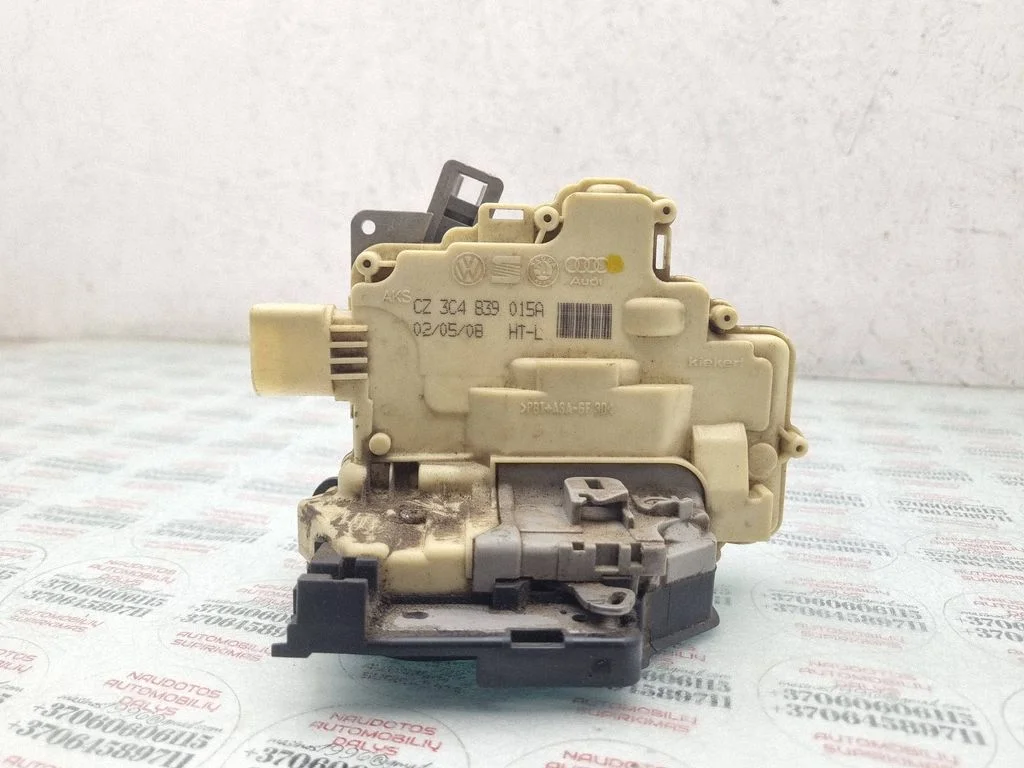 Rear door lock 3C4839015A