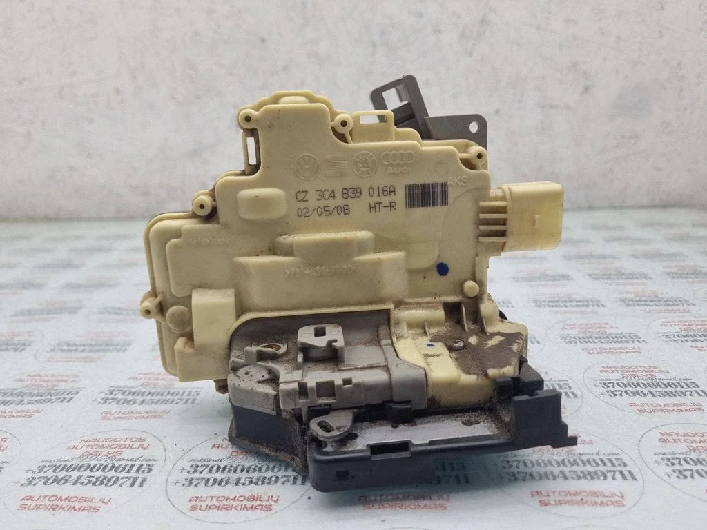Rear door lock 3C4839016A