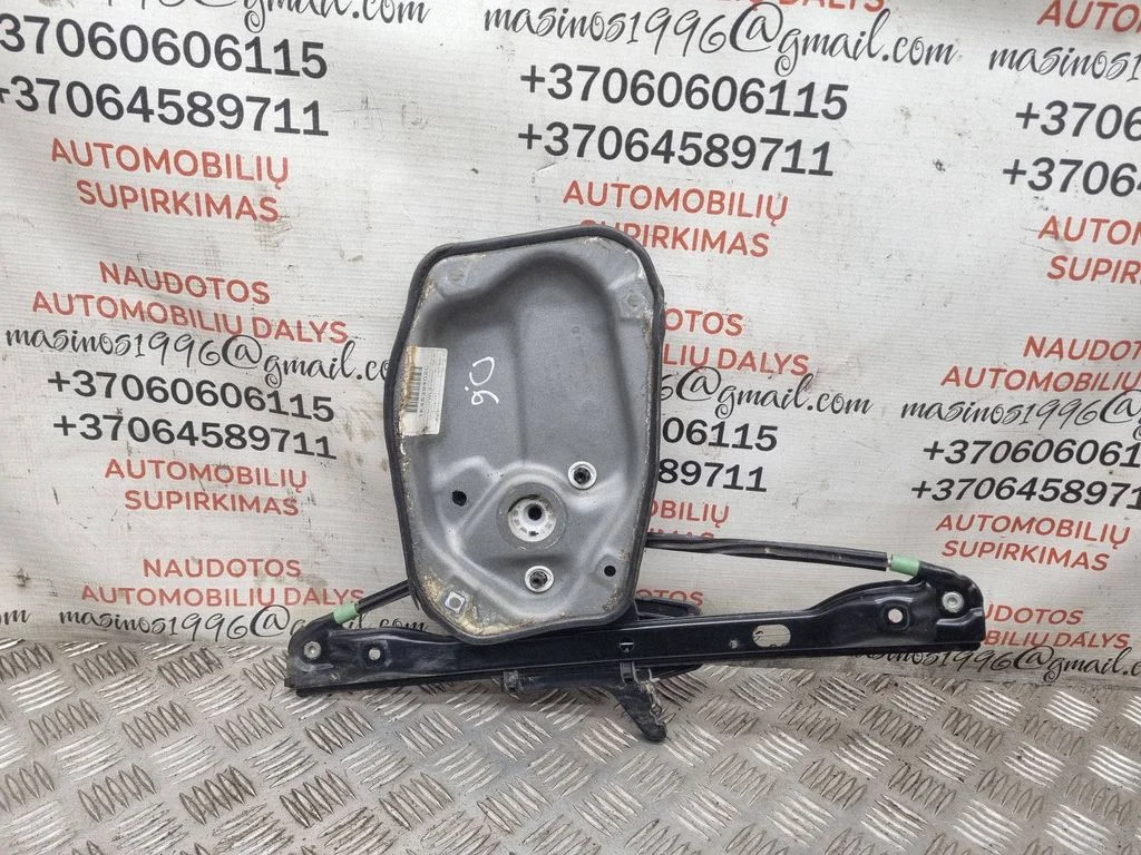 Rear window lifting mechanism without motor 1K4839402C