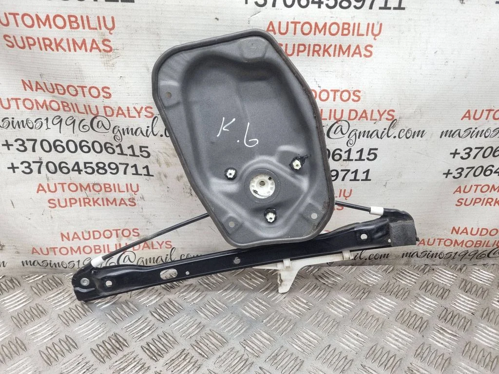 Rear window lifting mechanism without motor – Volkswagen Golf Plus (2005-2013)
