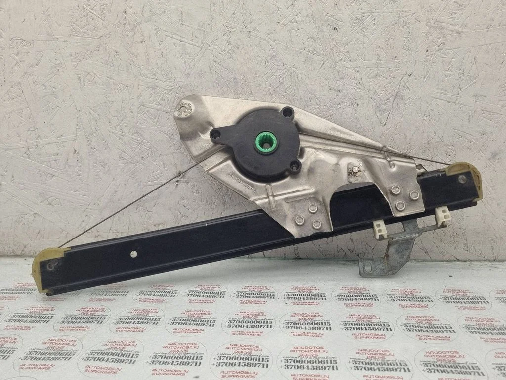 Aizmugurējā el. loga pacēlāja mehānisms bez motoriņa 4B0839397B