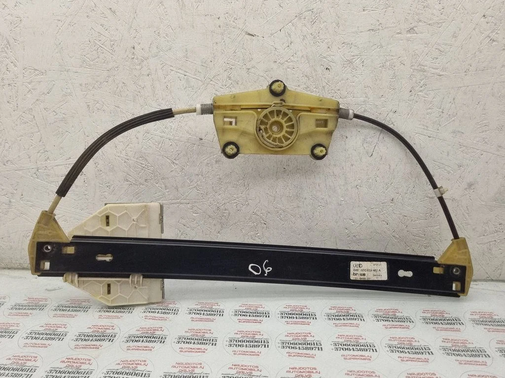 Rear window lifting mechanism without motor 4F0839462A