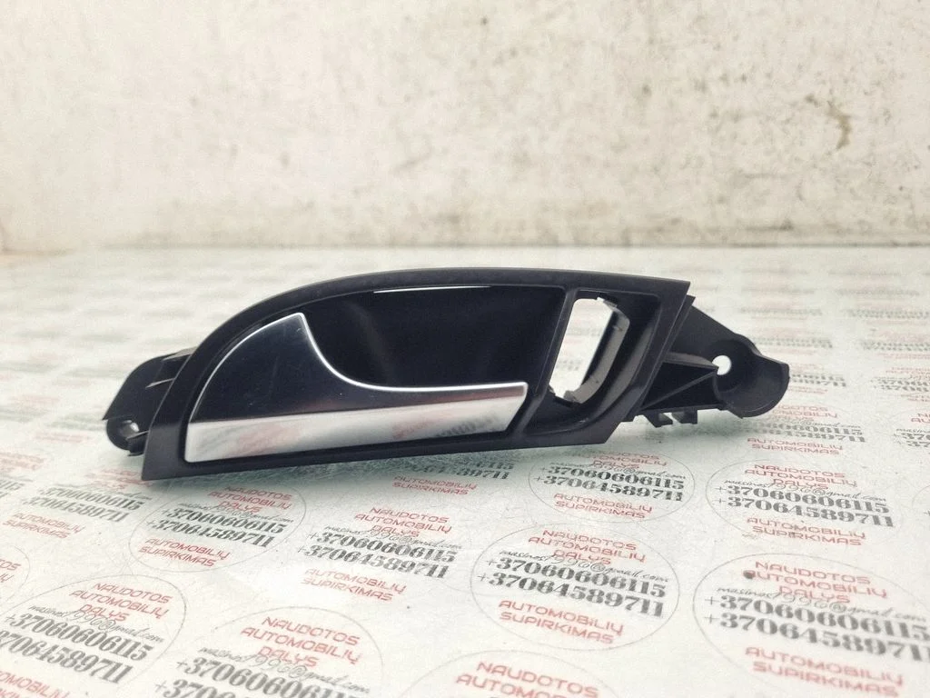 Rear door interior handle – Audi Q7 4L (2005-2015)