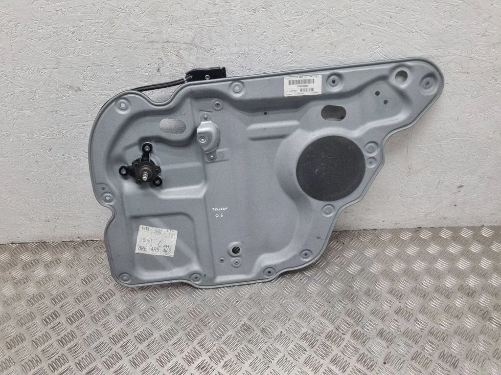 Tagaukse mehaaniline aknatõstuk 1T0839462N