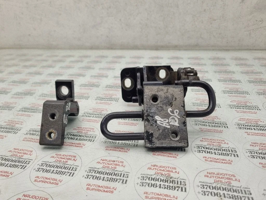 Tagaukse hingede komplekt – Audi A8 S8 D3 4E (2002-2009)