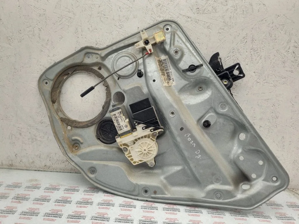 Rear door window regulator with motor 1J4839756C