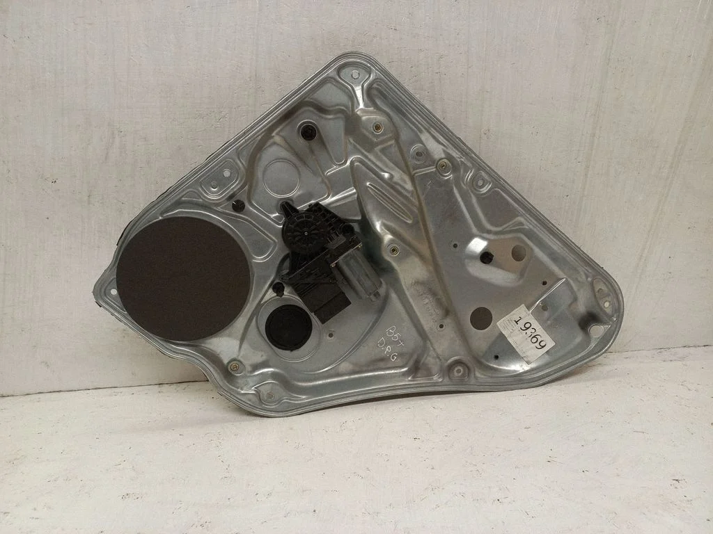 Rear door window regulator with motor 3B5839756C