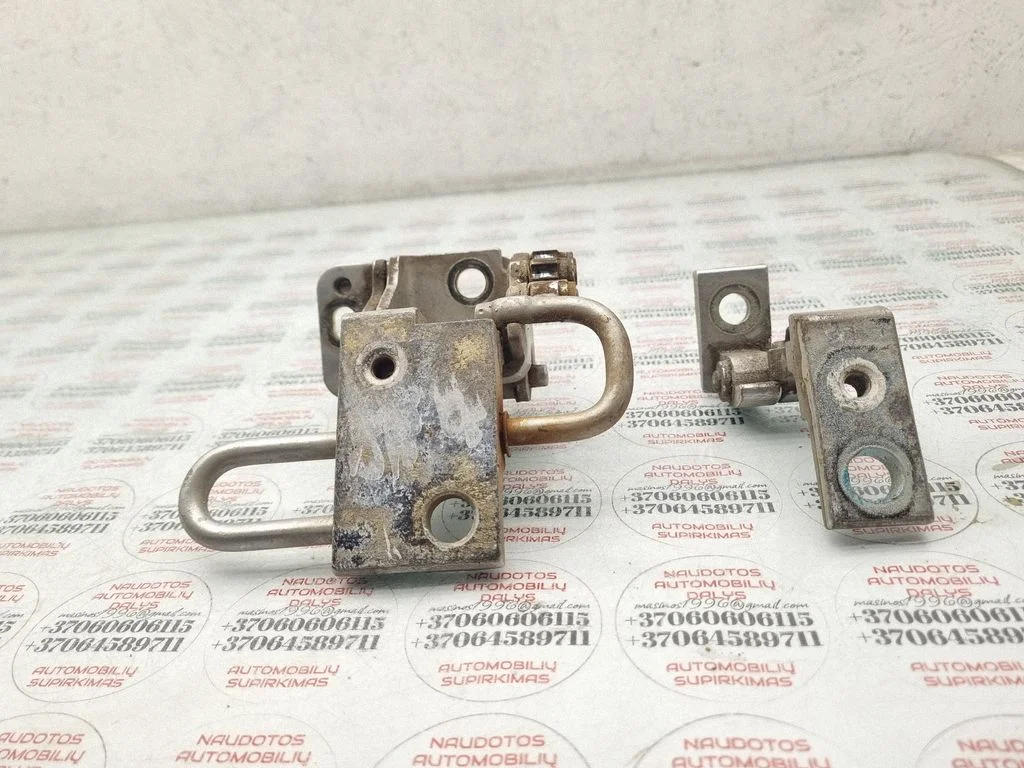 Front door hinges set – Audi A3 S3 8P (2003-2012)
