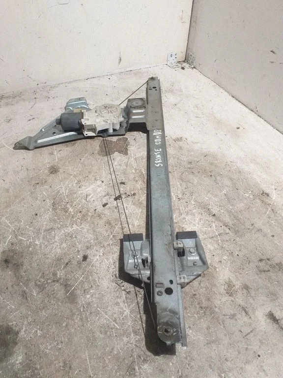 Front door window regulator with motor A0068205542