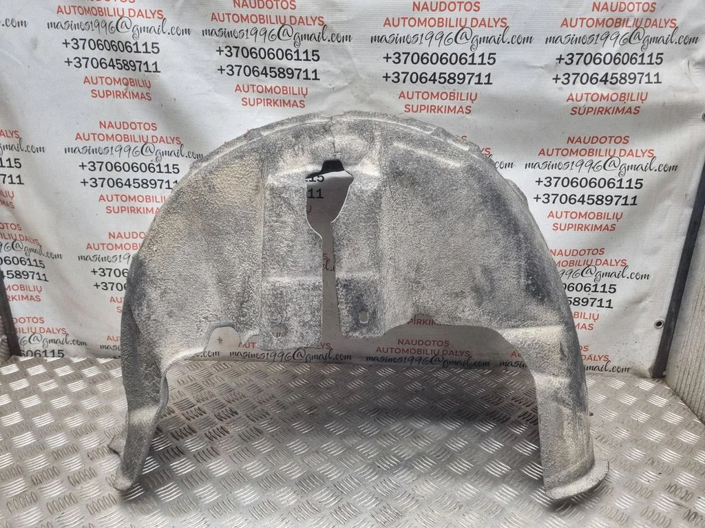 Tagumine poritiivakate 8K0810171B