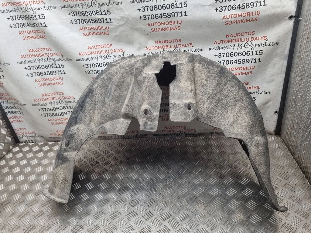 Tagumine poritiivakate 8K0810172C