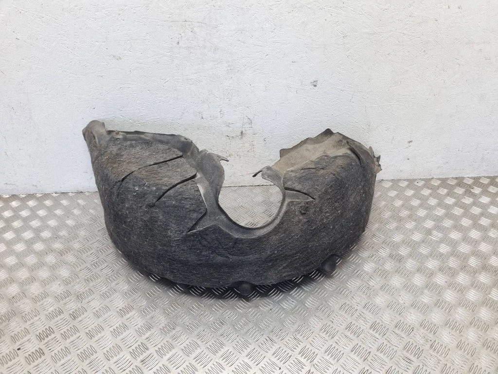 Tagumine poritiivakate – tagumine vasak