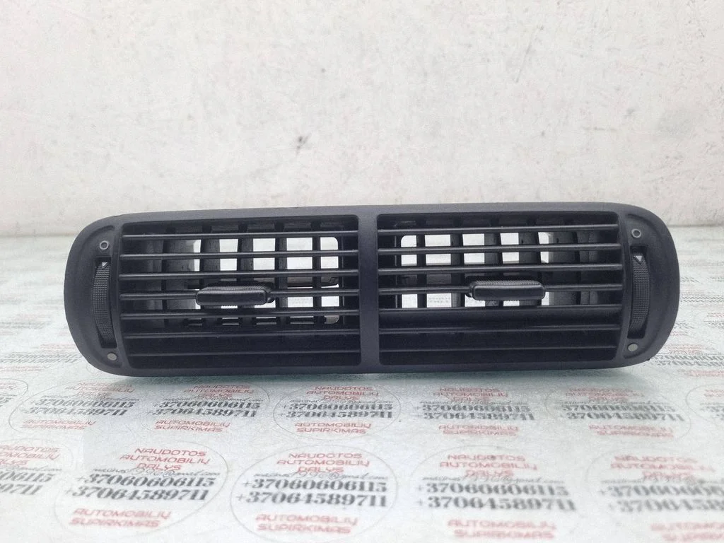 Armatuurlaua keskmine õhutusrest 8L0820951