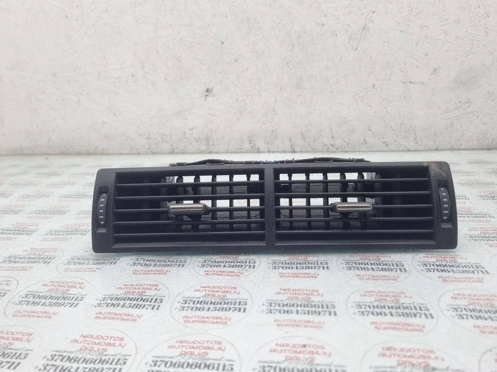 Armatuurlaua keskmine õhutusrest – Audi A4 S4 B6 8E 8H (2001-2005)
