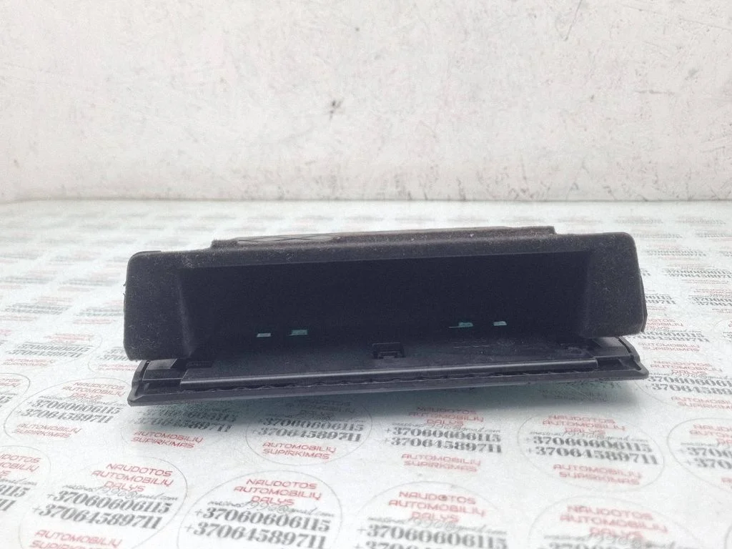 Kindalaegas 8L0863077