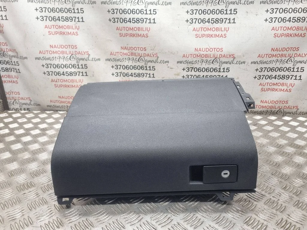 Glove box 1T1857097F