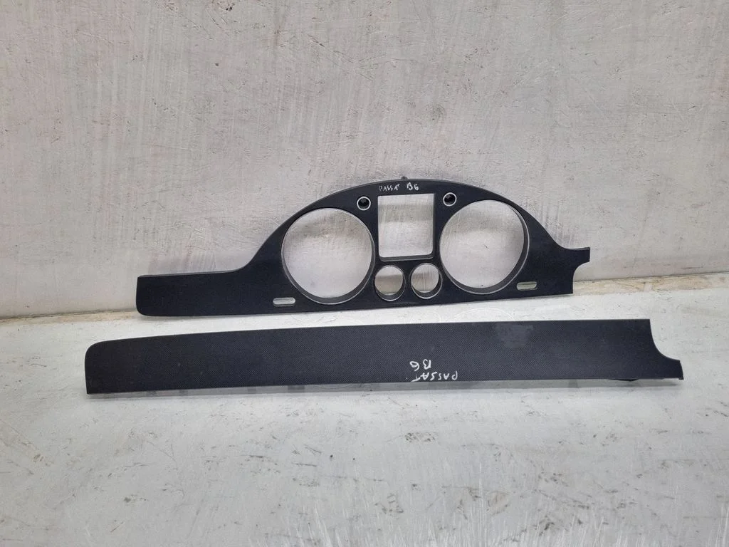 Dashboard trim – Volkswagen Passat CC (2008-2016)
