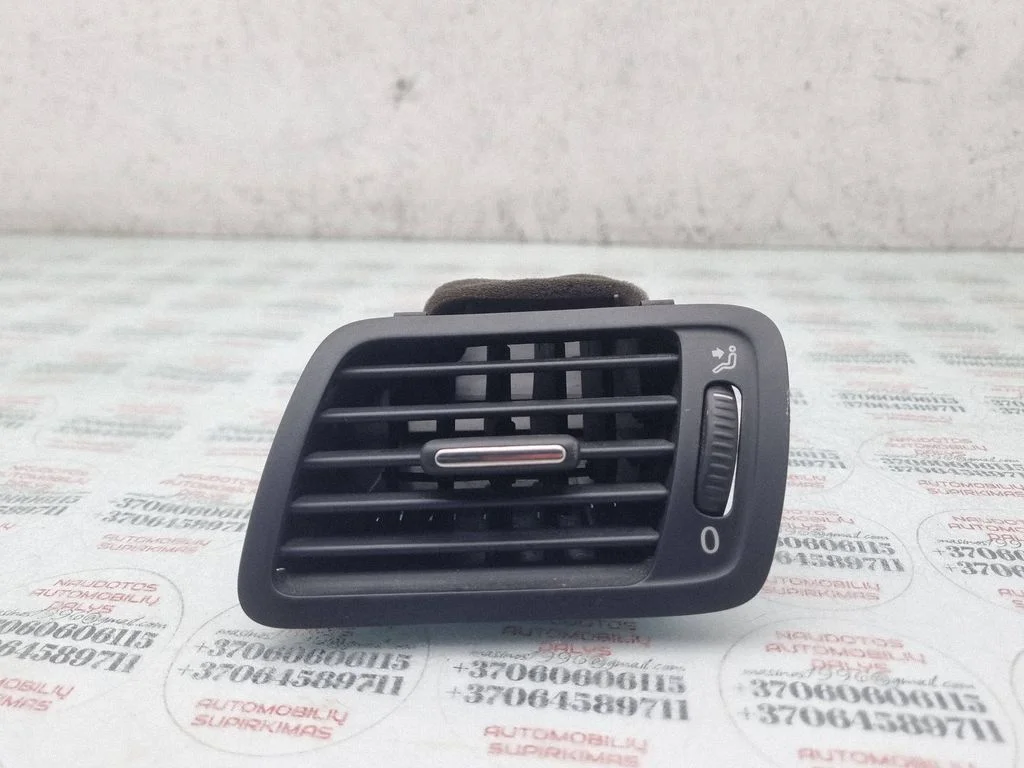 Armatuurlaua külje õhutusresti kate – Volkswagen Passat B6 (2005-2010)