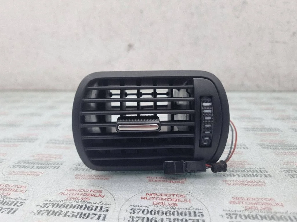Armatuurlaua külje õhutusresti kate 8L0820901C