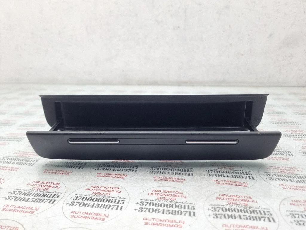 Armatuurlaua panipaik – Seat Exeo (3R) (2008-2013)