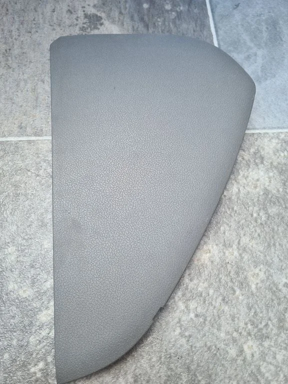 Panel deski rozdzielczej (boczny) 8K0857085