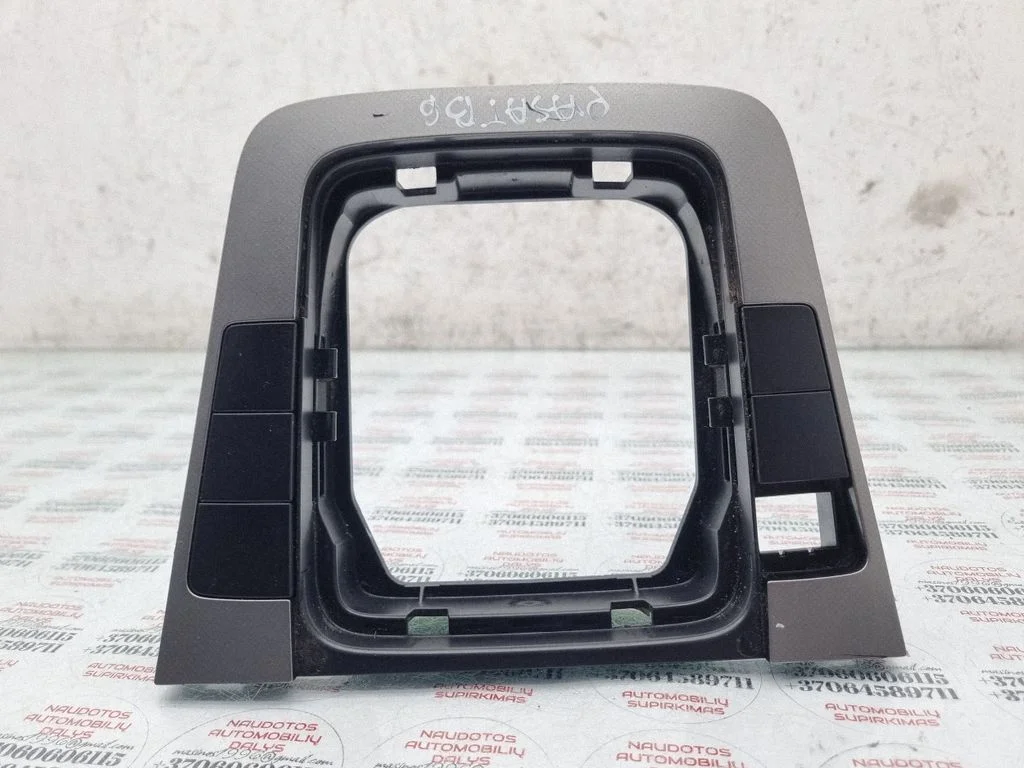 Käigukangi ümbrise viimistlus (plastik) – Volkswagen Passat CC (2008-2016)