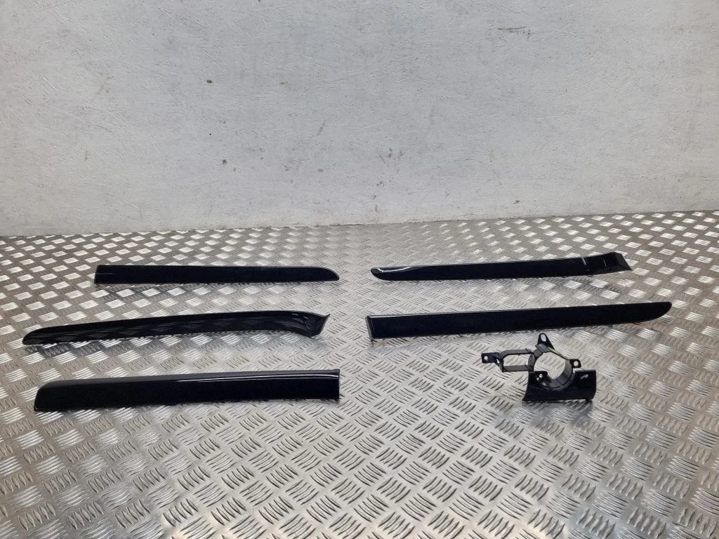 Keskkonsooli dekoratiivviimistlus 3R0867419B
