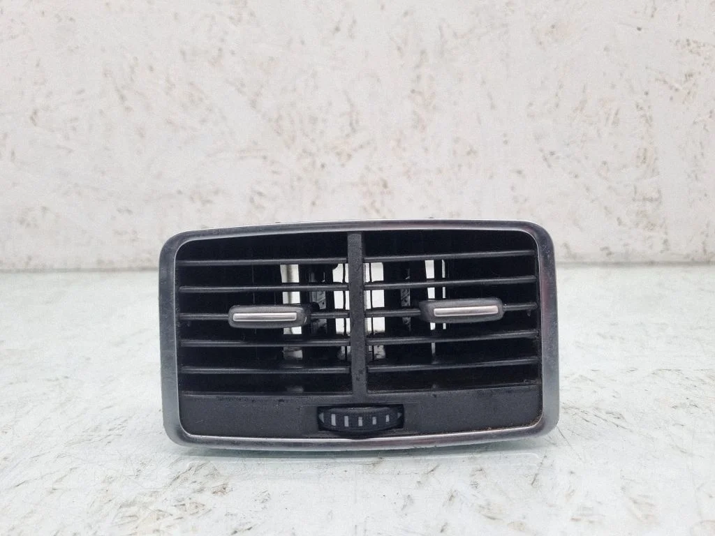Rear air vent grill – Audi A6 Allroad C6 (2006-2011)
