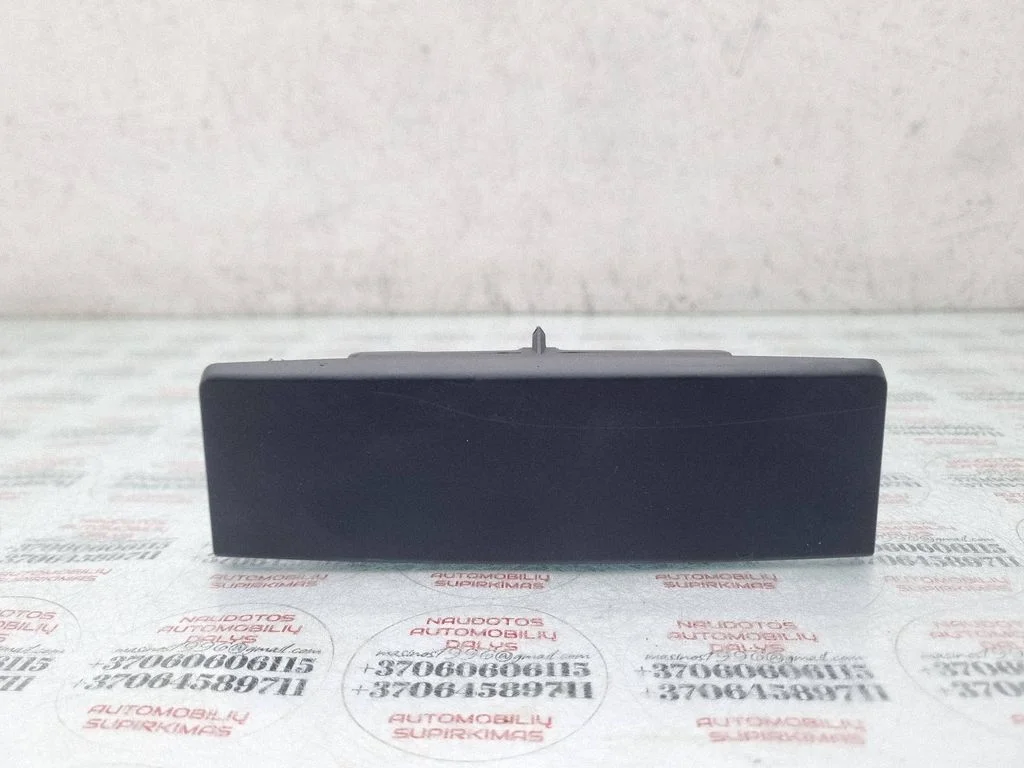 Tuhatoos (tagumine) 8K0857961