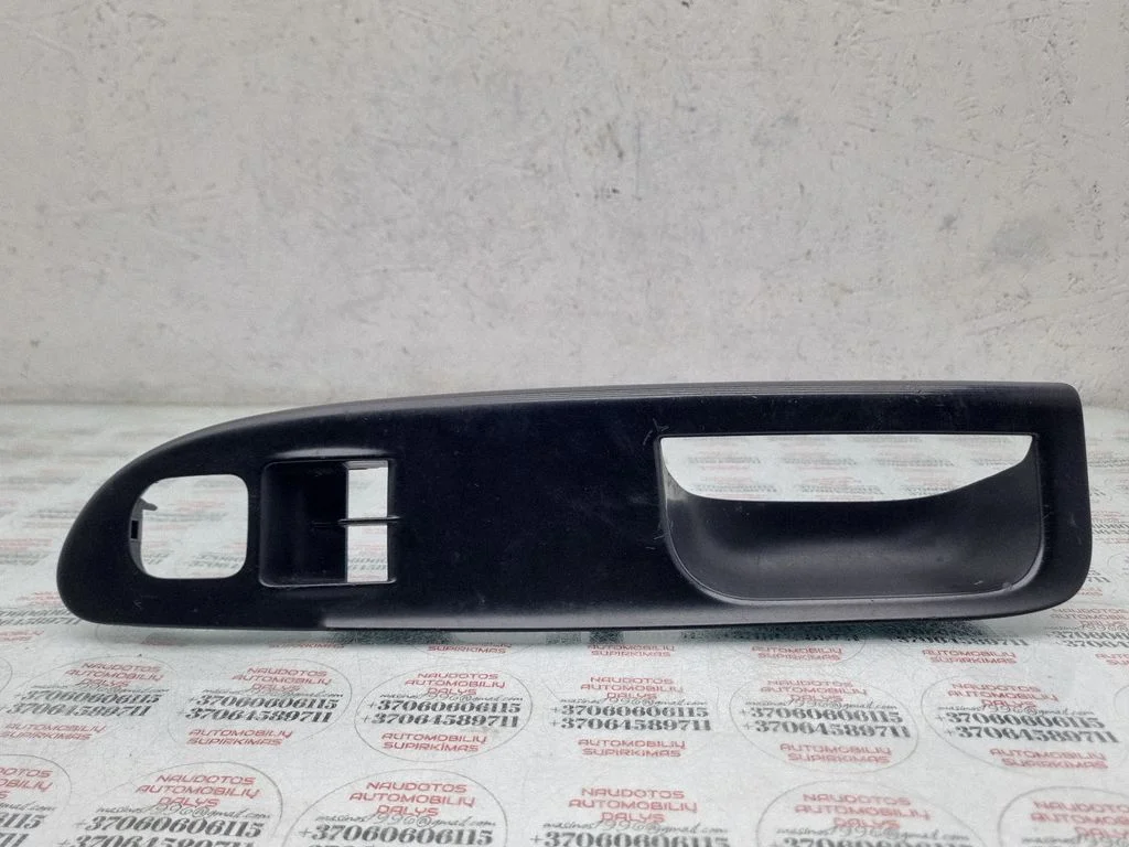 Front door window switch trim 3C1867171C