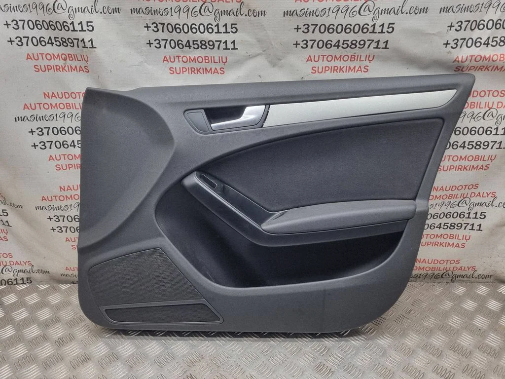 Boczek drzwi przednich 8K2867106