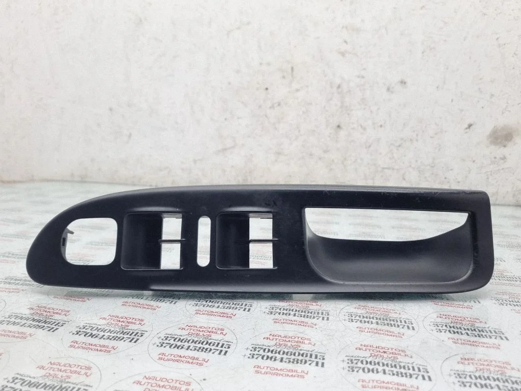Front door window switch trim 3C1867171B