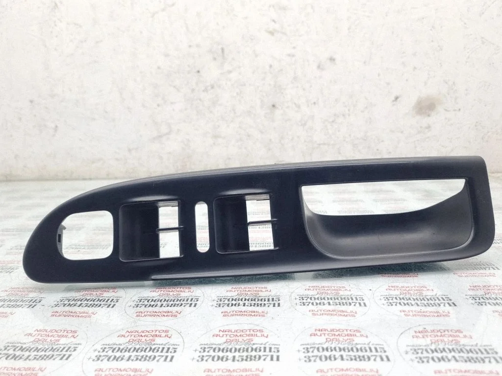 Front door window switch trim 3C1867171B