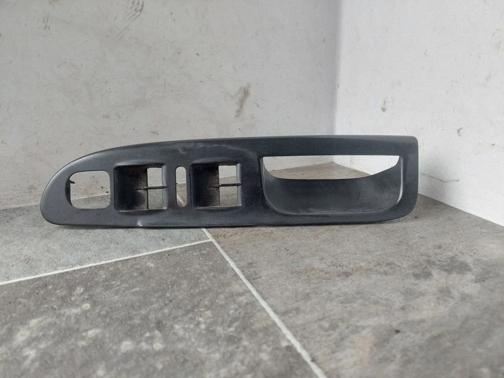 Front door window switch trim 3C1867171