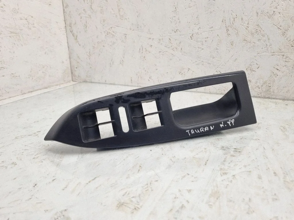 Front door interior handle trim 1T1867371H