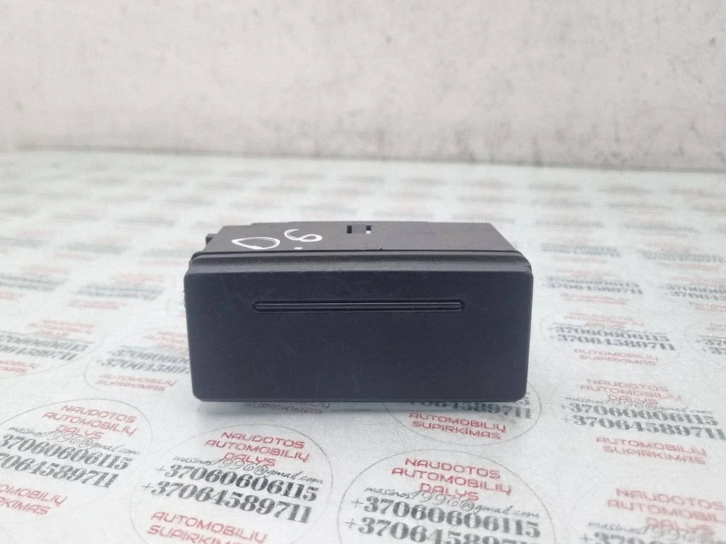 Rear door ashtray – Audi A6 Allroad C5 (1999-2005)