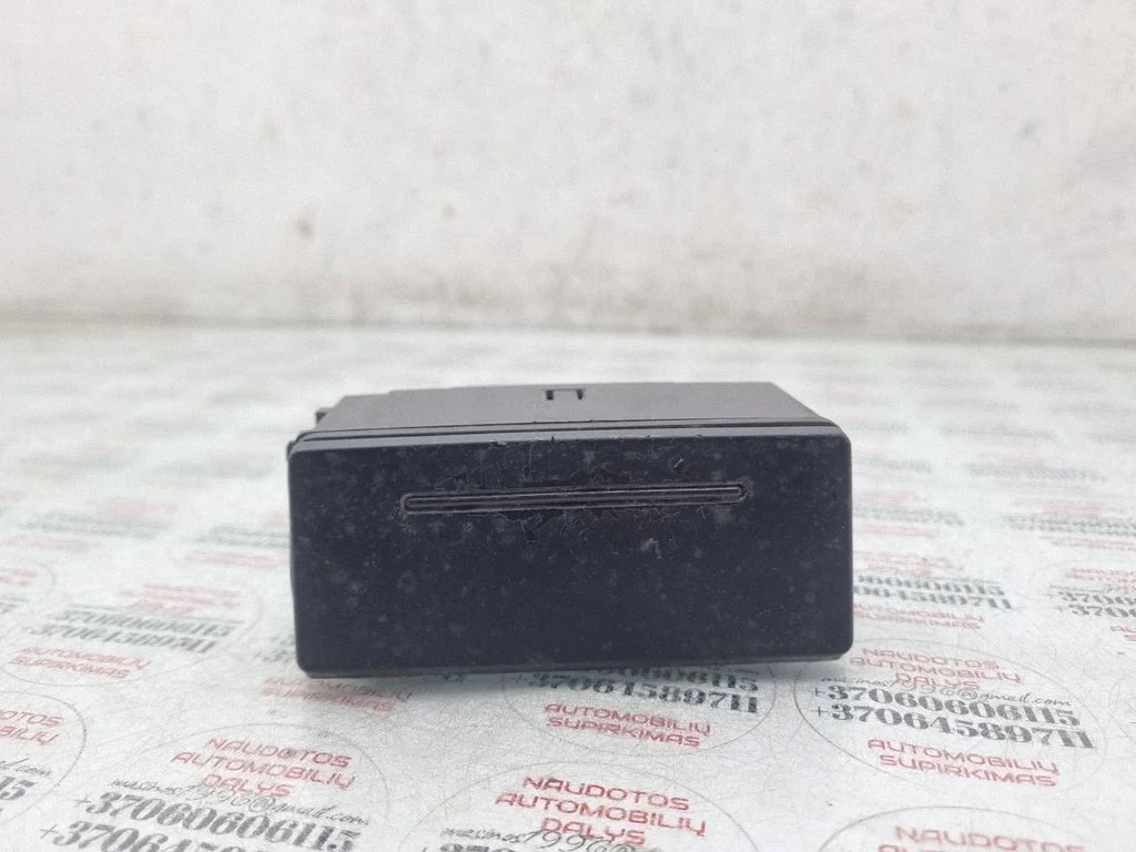 Rear door ashtray – Audi A6 Allroad C6 (2006-2011)