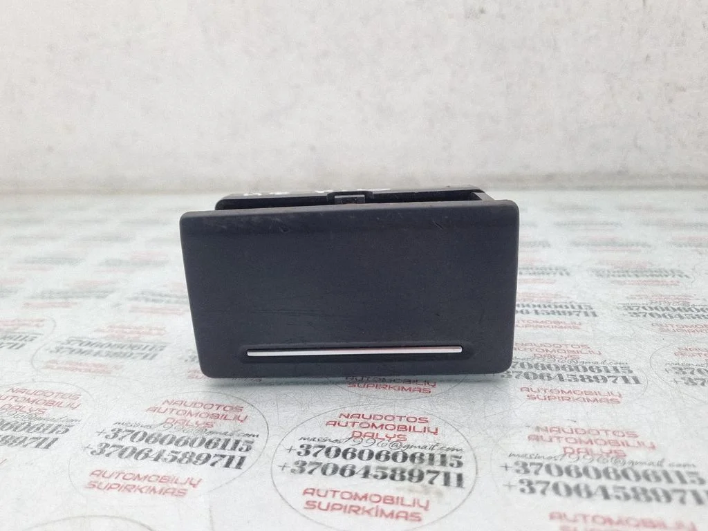 Rear door ashtray – Audi A8 S8 D3 4E (2002-2009)