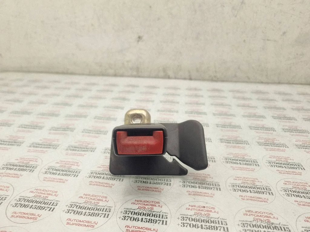 Aizmugurējās drošības jostas sprādze 4B0857740A