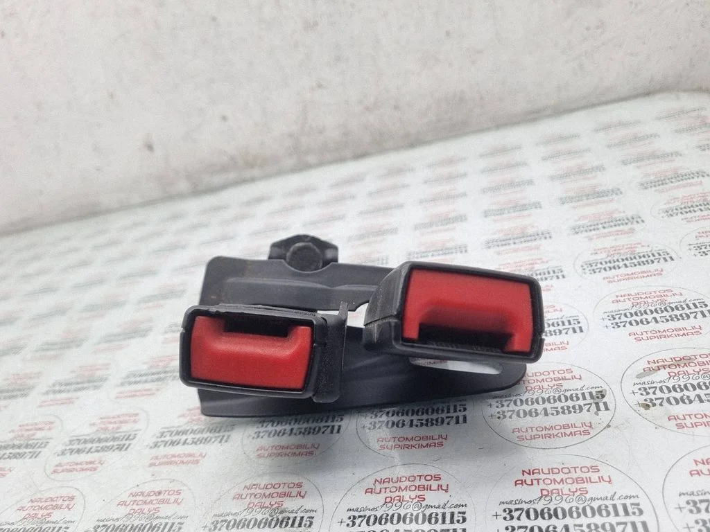 Rear seatbelt buckle – Audi A4 Allroad B8 (2008-2016)