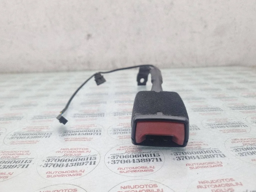 Zapięcie pasa przednie 1K3857755P