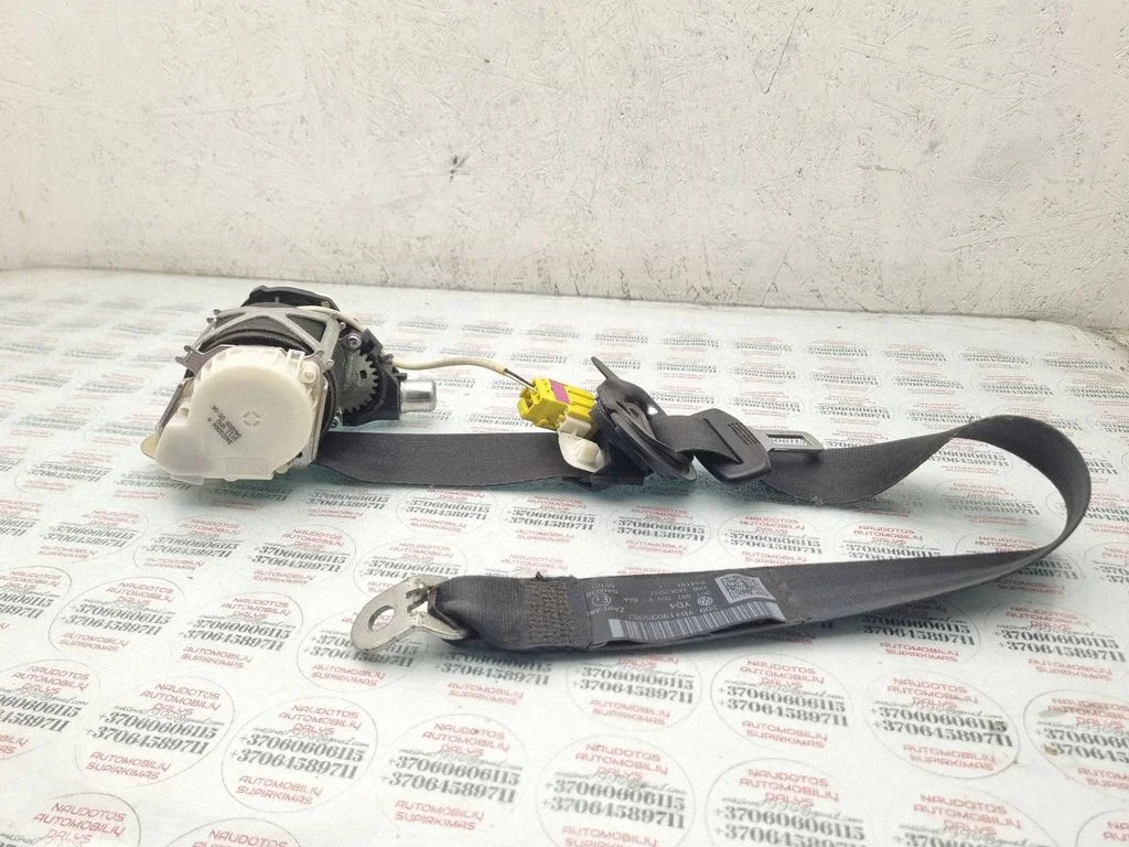Front seatbelt – Volkswagen Passat CC (2008-2016)