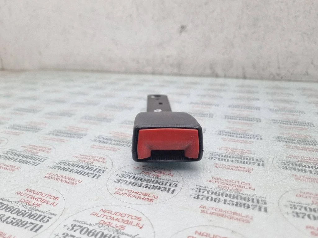 Zapięcie pasa przednie 7M3857877