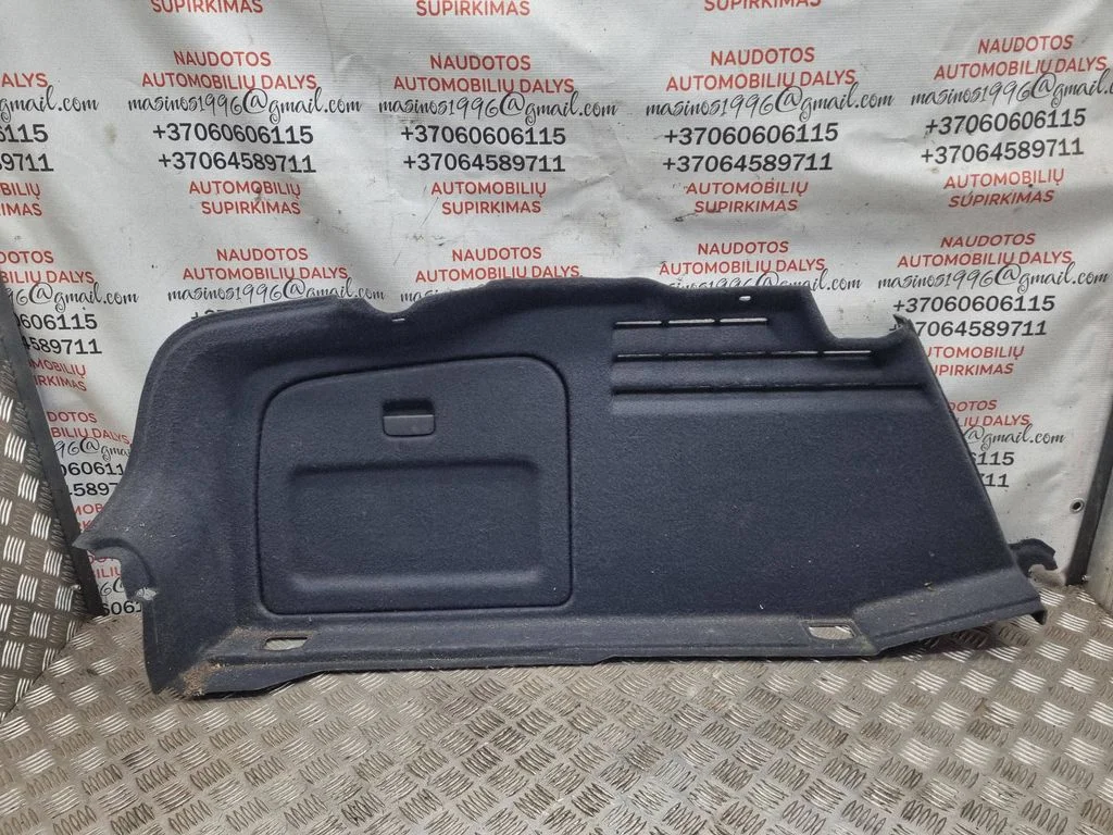 Pagasiruumi külje alumine viimistluspaneel 4F5863887C